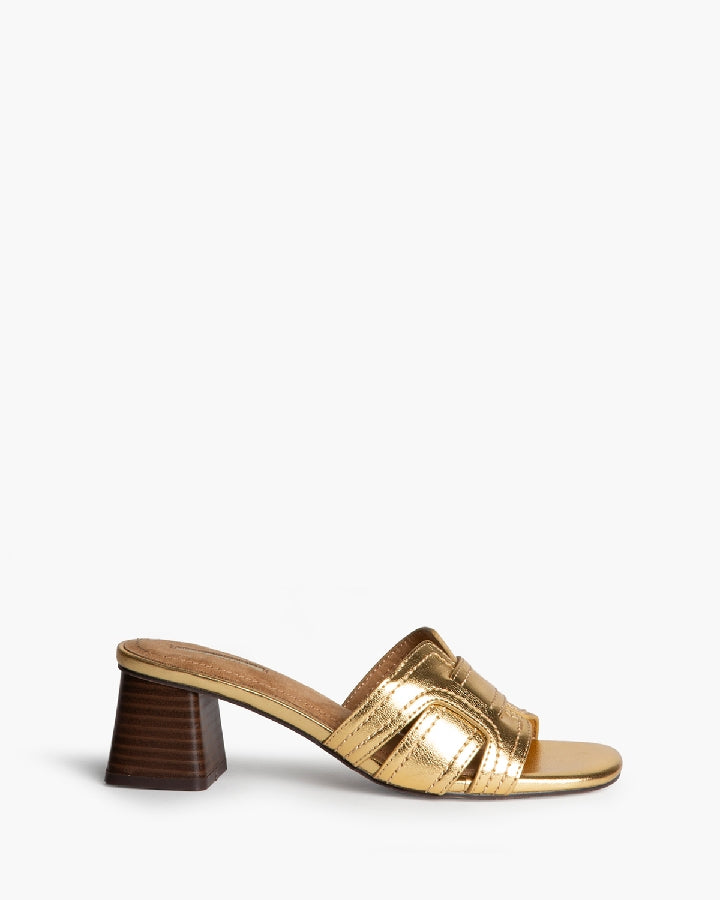 Corina M6307